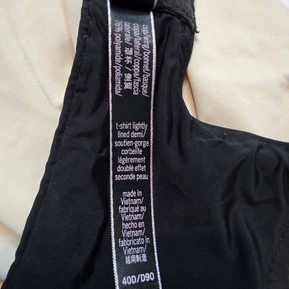 ⭐️40% Off⭐️ Victoria's Secret T-shirt Lightly Lined Demi - Picture 12 of 13